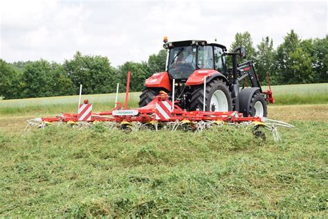 Macchine Agricole Per Il Mercato Europeo è Lora Della Ripresa