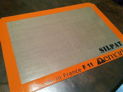Ihre matte silpat sollte natürlich optimal zu ihnen als käufer passen, dass sie warenrücksendungen als kunde nach dem kauf bloß nicht von der neuanschaffung enttäuscht sind. Silpat Non-Stick Silicone Baking Mat Review & Giveaway
