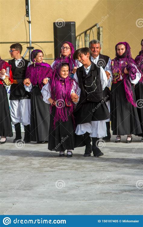 Sardinian Group Dance With Typical Clothes And Folklore Editorial Image