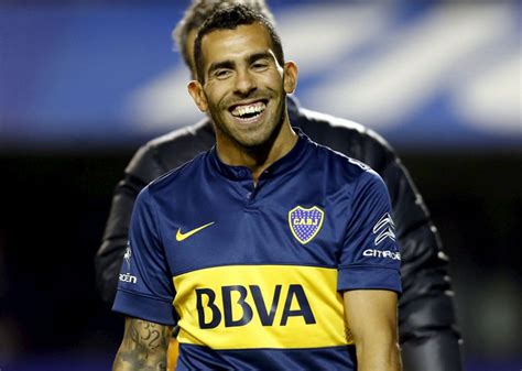 Carlos alberto tevez (american spanish: Tevez w Argentynie. Gra z kumplami w karty, prowadzi Boca ...