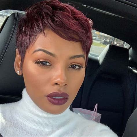 It allows you to reflect your personality to your hair with different and stylish patterns. 70+ Short Haircuts for Black Women With Round Faces