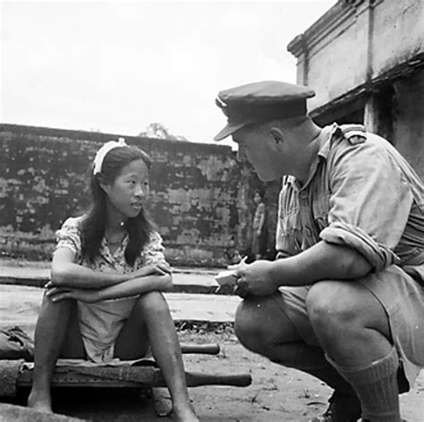 Photo A Chinese Girl From One Of The Japanese Armys Comfort Battalions Talking To A British