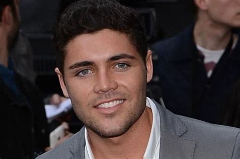 The Only Way Is Exit Towie Hunk Quits Reality Series Daily Star