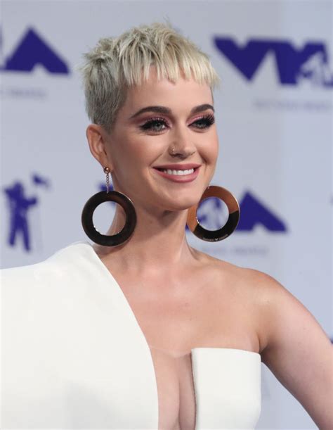 There is a myth revolving around the pixie haircut, one that claims that the pixie does not flatter everyone and that you must have a particular face shape or certain features. Asking yourself 'should I get a pixie cut?' Then you need to read this guide