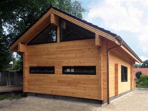 In einem haus aus holz bildet sich zudem weniger hausstaub als in einem massivbau. Export der Holzhäuser in 2020 (mit Bildern) | Haus aus ...