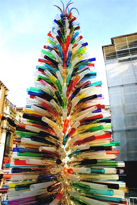 Our collection of unique artificial christmas trees are known for their lush and vibrant foliage, which makes a great backdrop for your ornaments. From Pac Man To Porcelain, Five of The Most Spectacular ...