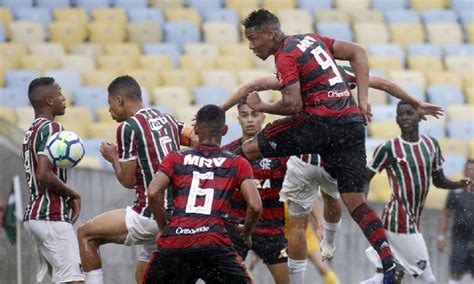 Já a equipe do corinthians, começou o brasileirão de forma regular, e hoje se mantem na 10ª posição. AO VIVO: Flamengo x Fluminense - Copa do Brasil Sub-17
