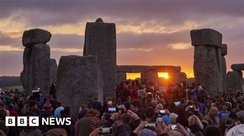 Thousands Mark Summer Solstice At Stonehenge Bbc News
