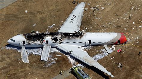 Asiana Airlines Points Finger At Boeing For Flight 214 Crash At Sfo