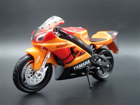 Yamaha Yzf R7 Motorcycle 118 Scale Collectible Diorama Diecast Model