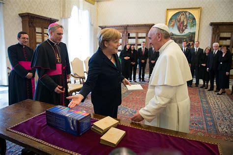 Verfolgen sie über vatican news nachrichten und informationen über die termine und tagesaktivitäten von papst franziskus. Merkel trifft Papst Franziskus zu Privataudienz