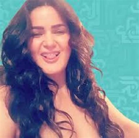 شاهد سما المصري تستحم خلال بث مباشر ومطالبات بسجنها اليمن السعيد