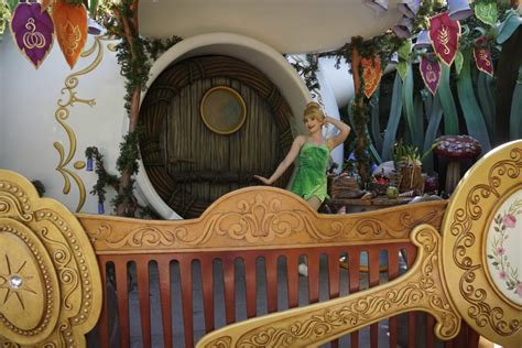 tinker bell returns to pixie hollow at disneyland wdw news today