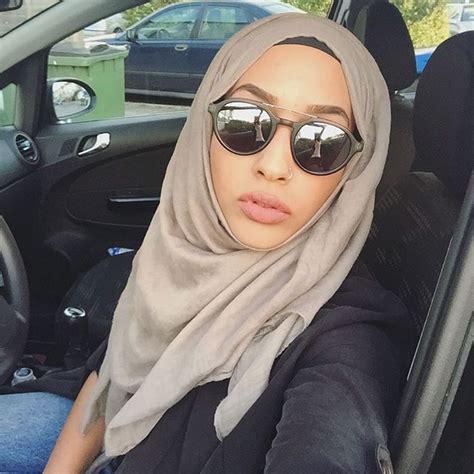 Handms First Hijabi Star Modesty And Modeling Go Hand In Hand Al