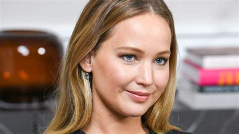 “my mom sold it for me” jennifer lawrence reveals her mom sold actress toilet on craigslist to