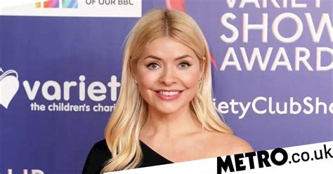Bbc Trying To Tempt Holly Willoughby Away From Itv After Queuegate