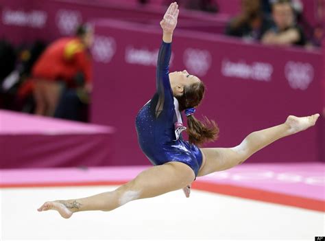 Us Gymnastics Takes Gold In Womens Team Final Ginnastica Artistica Ginnastica Ginnasta