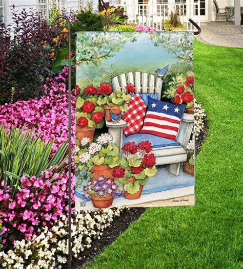 Summer Outdoor Garden Flags To Update Your Yard Decor Decorating