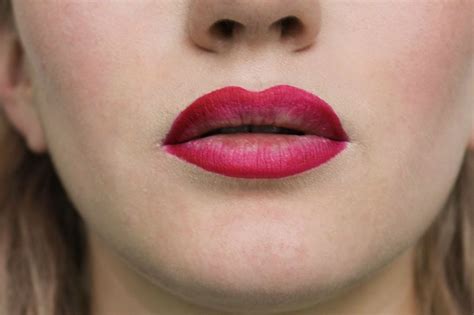 How To Make Your Lips Look Fuller In 2 Minutes Lips Fuller Fuller