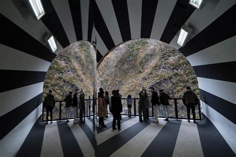 Warping Your View Japan S Tunnel Of Light Art Installation Daily Sabah