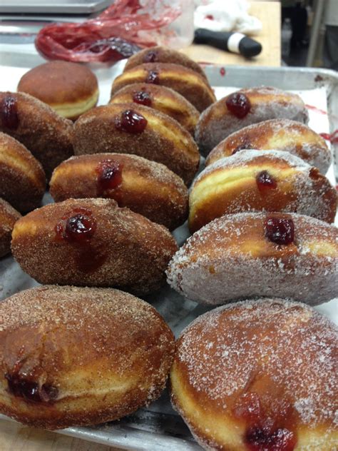 Berliner: jelly doughnut | Jelly doughnuts, Food, Baking