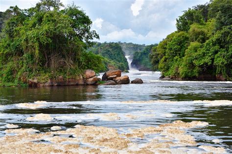 The largest source of the nile is lake victoria. File:Murchison Falls, Nile River, Uganda (15401405417).jpg ...