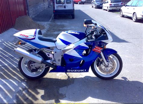The suzuki gsxr 600 offers unparalleled performance for all riding levels. 1997 Suzuki GSX-R 600: pics, specs and information ...