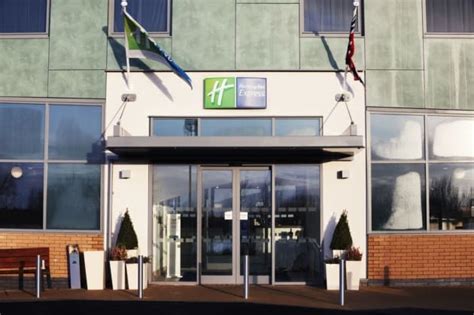 Wifi is free, and this hotel also features a restaurant and a bar. Holiday Inn Express TAMWORTH Hotel (Tamworth) from £45 ...
