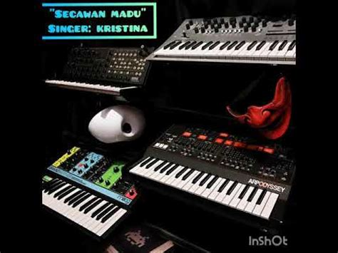 Secawan madu yang kau berikan tapi mengapa kau tumpahkan ku bangun cinta yang menjanjikan seluruh media termasuk lirik lagu ataupun chord lagu yang terdapat disini hanyalah untuk media. Secawan madu-Kristiana(lirik) - YouTube