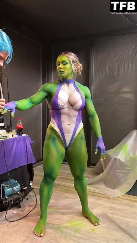 Fafa Araujo Goes Viral With Her Incredible Body Paint Transformation
