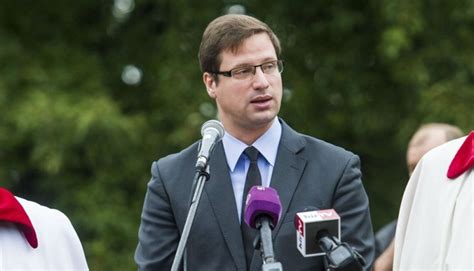 A miniszter szavai szerint ez a negyedik hullám azonban eltérő lesz a korábbiaktól, mert sok az oltással védett ember, illetve szintén sokan vannak, akik a betegségen. Gulyás Gergely: Brüsszel foglalkozhatna végre az őshonos ...