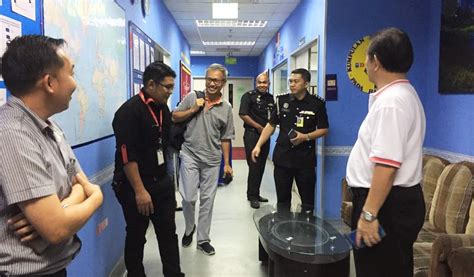 Malaysian businessman and politician (en); Tony Pua dihalang masuk Sabah, bukti BN goyah | roketkini.com