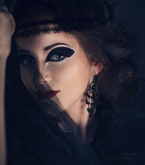 무료 이미지 사람 소녀 여자 사진술 포도 수확 초상화 모델 할로윈 어둠 유행 푸른 검은 레이디 고딕 구성하다 인간의 몸 얼굴 코 눈