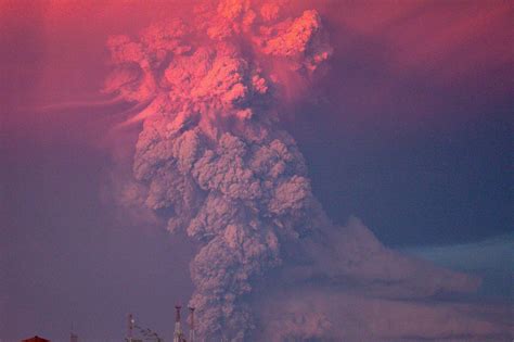 13 Staggering Images Of Chiles Calbuco Volcano