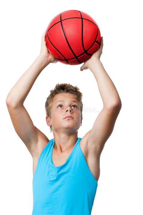 Deportista Adolescente Con La Ropa De Deportes Que Juega A Baloncesto Backgro Blanco Imagen De