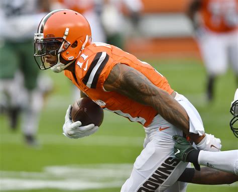 Former Ohio State star Terrelle Pryor survives scary bike accident