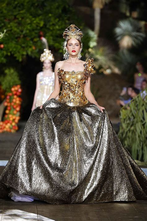 Dolce Gabbana Alta Moda Fall Winter 2015 16 Fashion Week Runway