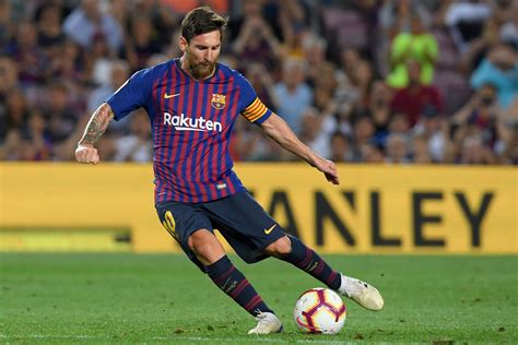 Lionel Messi Free Kick Wins Barcelona La Liga Opener Video