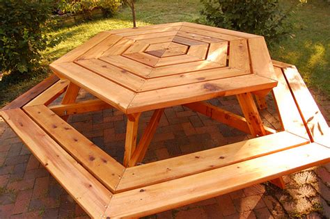 Hexagonal Cedar Picnic Table Mamaliga