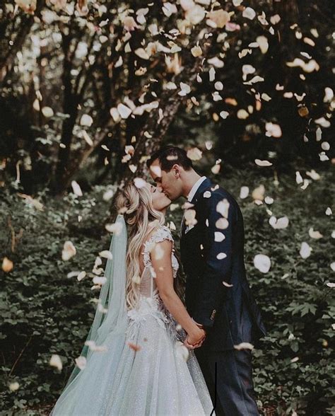 Creative Wedding Photography Ideas For Every Wedding Photoshoot 20