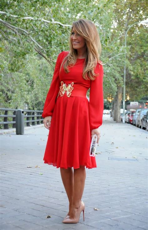 Con Dos Tacones Red Dress Vestidos Rojos Elegantes Combinar Vestido Rojo Zapatos Para