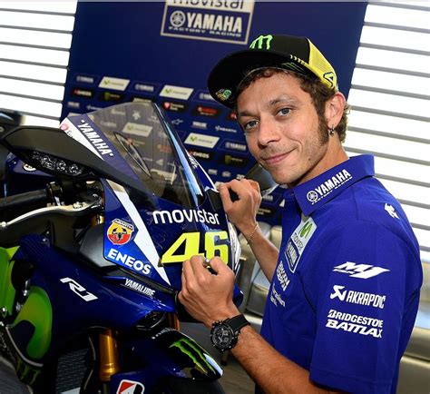 Honda & scooters excluded r1 yzf 1000 rossi fiat valentino rossi replica number 103 or 225 made, great looking replica machine fitted with arrow exhausts, tail tidy. Yamaha R1 signed by Valentino Rossi up for auction | MCN