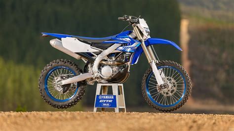 First offered in 2001, it shared many components and design concepts with the yz250f motocross model. 2020 WR250F | Product Overview - YouTube