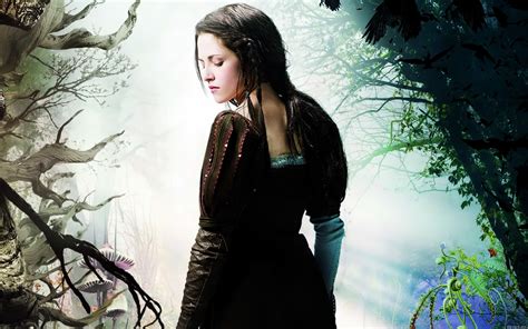Almost a decade later, a grown snow white is still in the clutches of the queen. Kristen Stewart in Snow White and the Huntsman Wallpapers ...