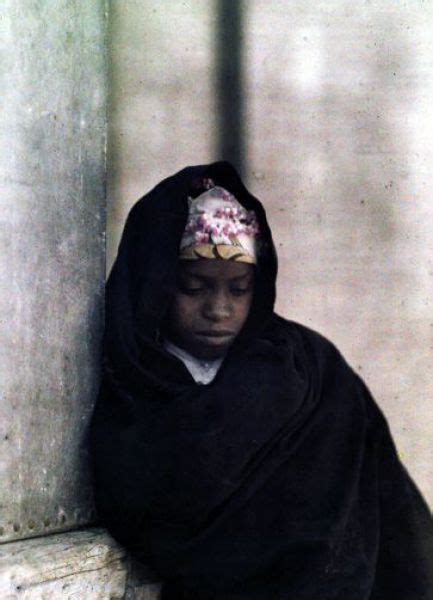 Color Pictures Of Egypt In 1920 Vintage Everyday Egyptian Women Egyptian People Egyptian Art