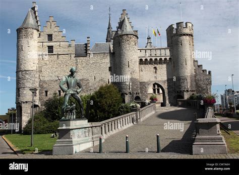 Steen Castle At Right Belgium Flanders Antwerp Stock Photo Alamy