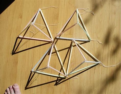 Easy Kitemaking How To Build A Pyramid Kite Feltmagnet