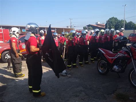 Curso Básico de Combate a Incêndio Urbano envolve militares de quatro