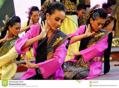 Malaysia's most popular traditional dance, is a lively dance with an upbeat tempo. Malay Traditional Dance editorial stock image. Image of ...