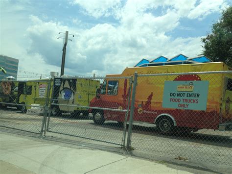 Atlanta food truck park & market. Food On The Go--Atlanta Food Truck Park | ConfettiStyle